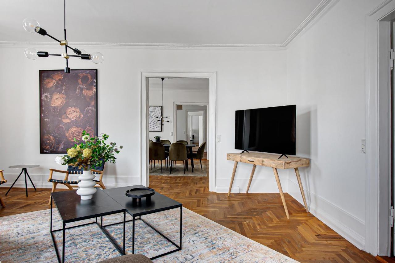 Sanders Square - Spacious Six-Bedroom Apartment Near Amalienborg Köpenhamn Exteriör bild