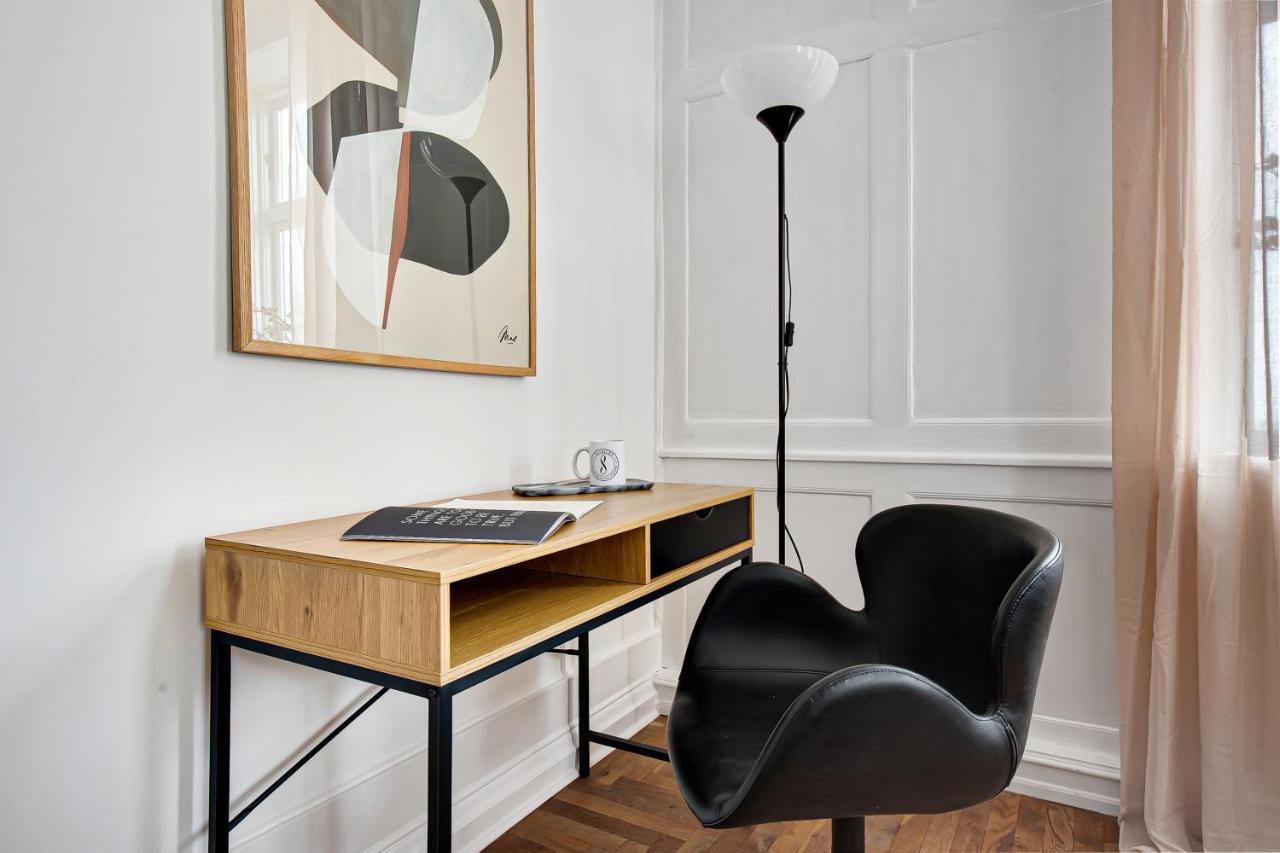 Sanders Square - Spacious Six-Bedroom Apartment Near Amalienborg Köpenhamn Exteriör bild
