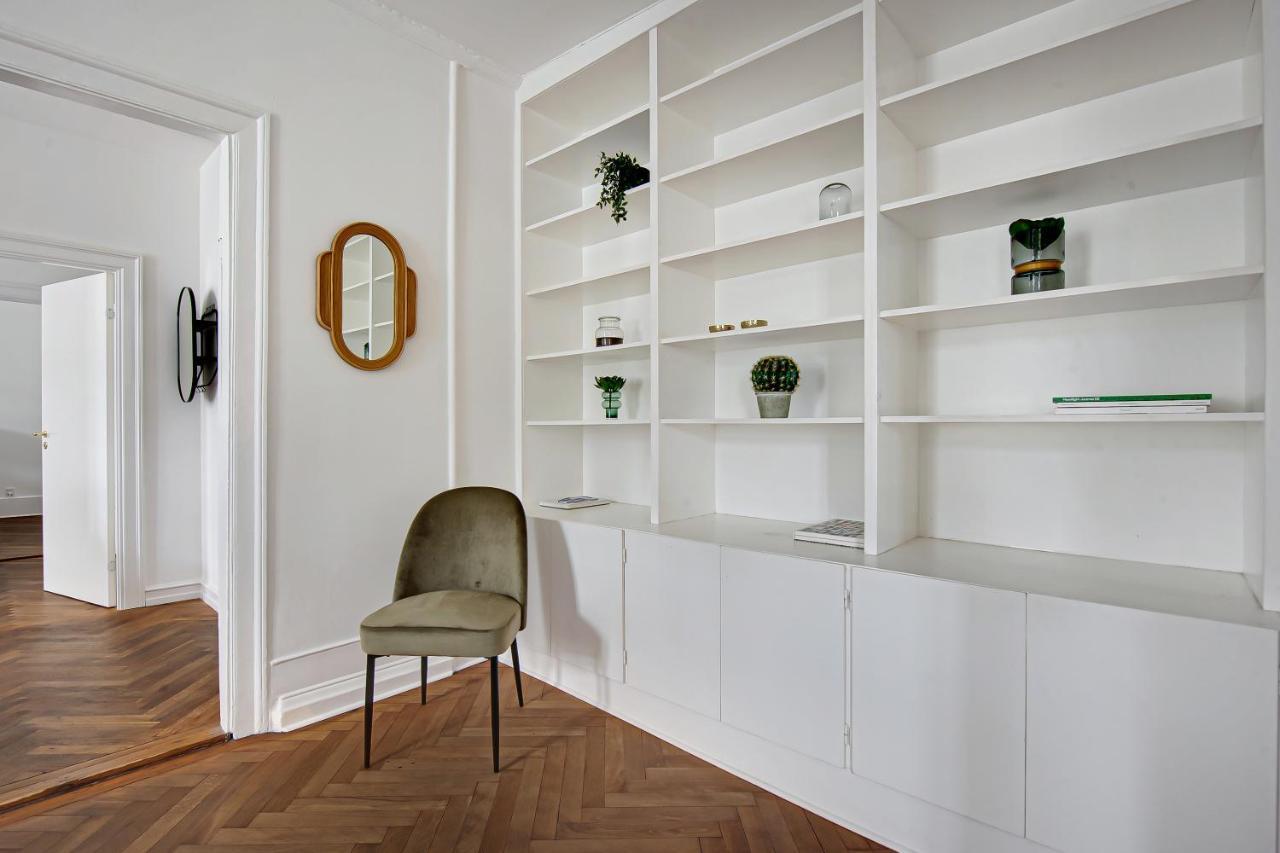 Sanders Square - Spacious Six-Bedroom Apartment Near Amalienborg Köpenhamn Exteriör bild